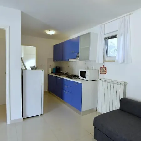 In Mit Terrasse By Interhome Апартаменты Замбратия