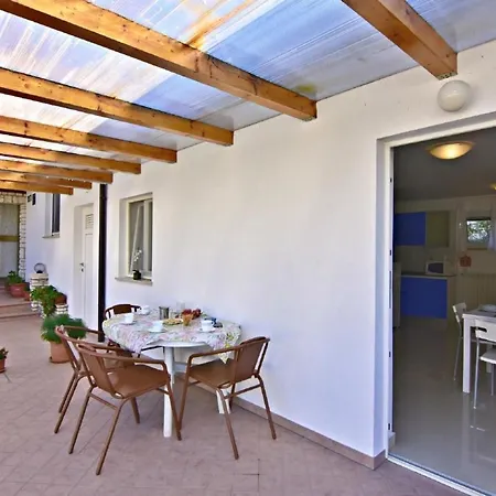 Апартаменты In Mit Terrasse By Interhome Замбратия
