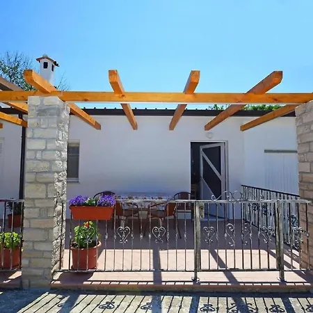 In Mit Terrasse By Interhome