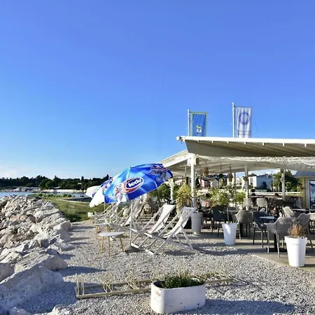 In Mit Terrasse By Interhome Замбратия